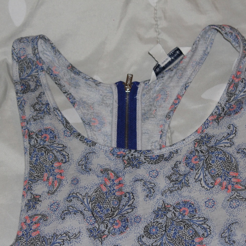 Light, Cute Tanktop! - Picture 2 of 7